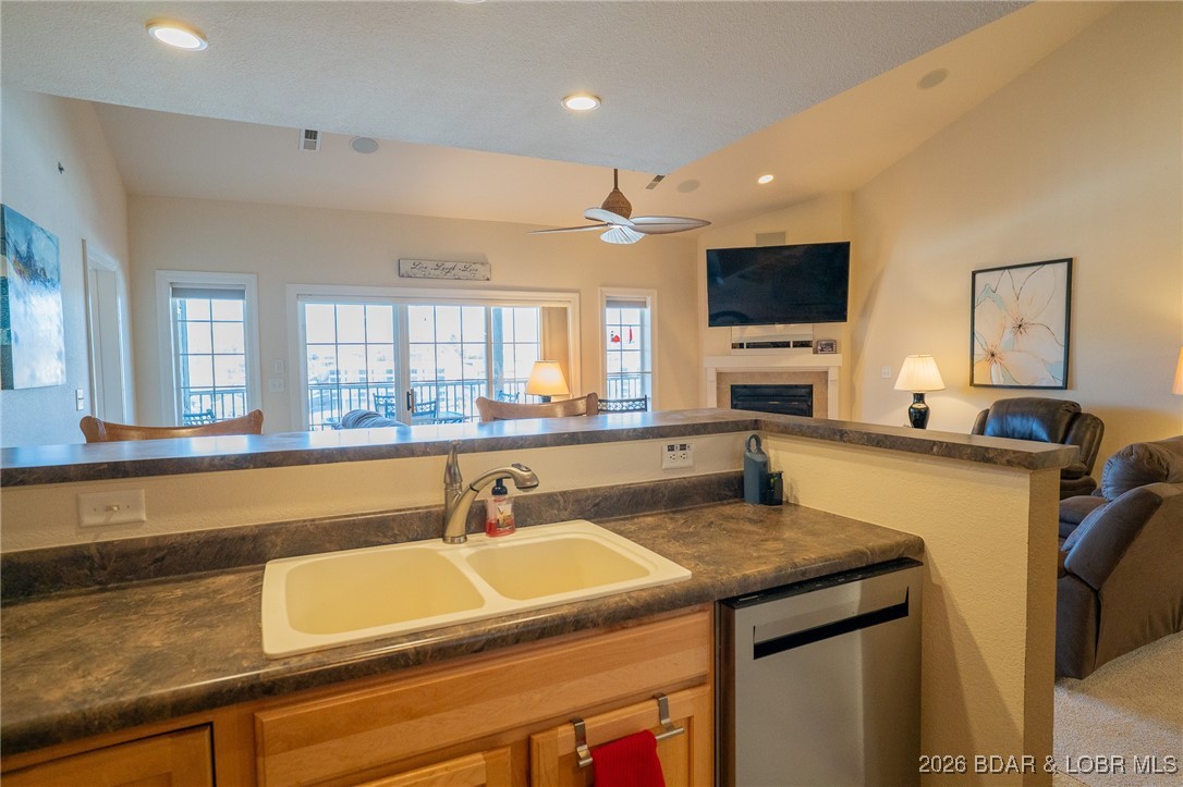 Lighthouse Pointe Condominium - Residential