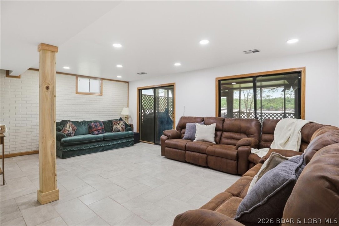 Coffman Bend #12 - Residential