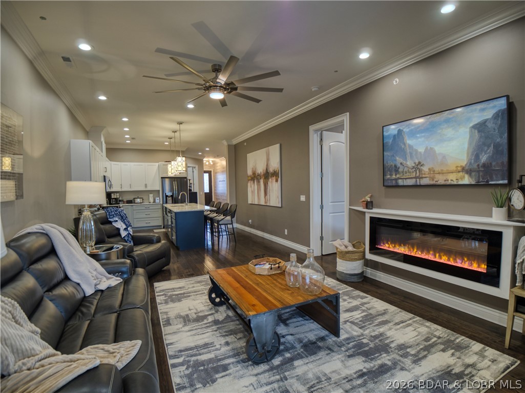 The Hamptons Condominium - Residential