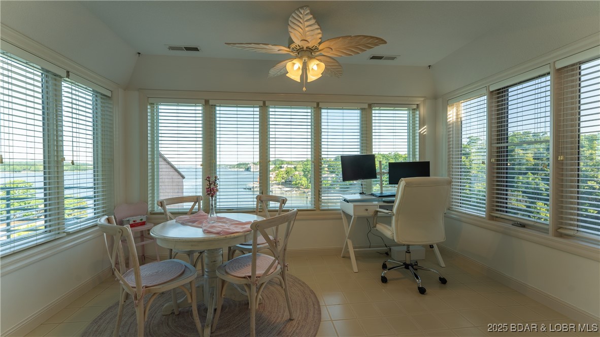 Lake Ozark, Missouri 65049, United States, 2 Bedrooms Bedrooms, ,2 BathroomsBathrooms,Residential,Active,143074