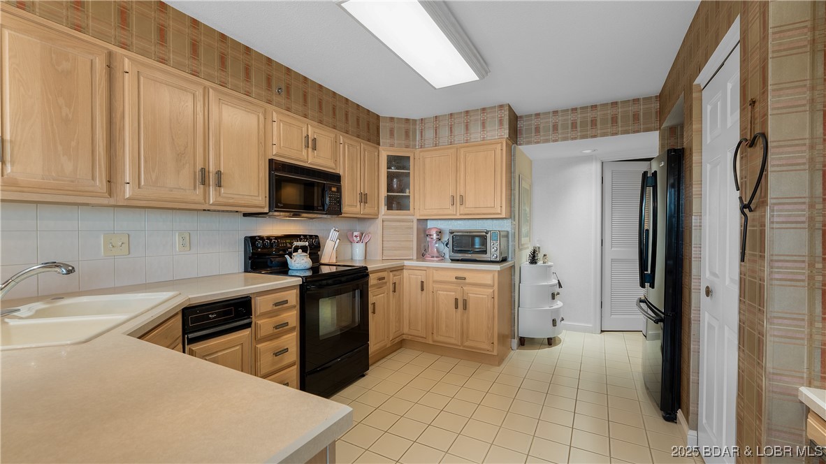 Lake Ozark, Missouri 65049, United States, 2 Bedrooms Bedrooms, ,2 BathroomsBathrooms,Residential,Active,143074