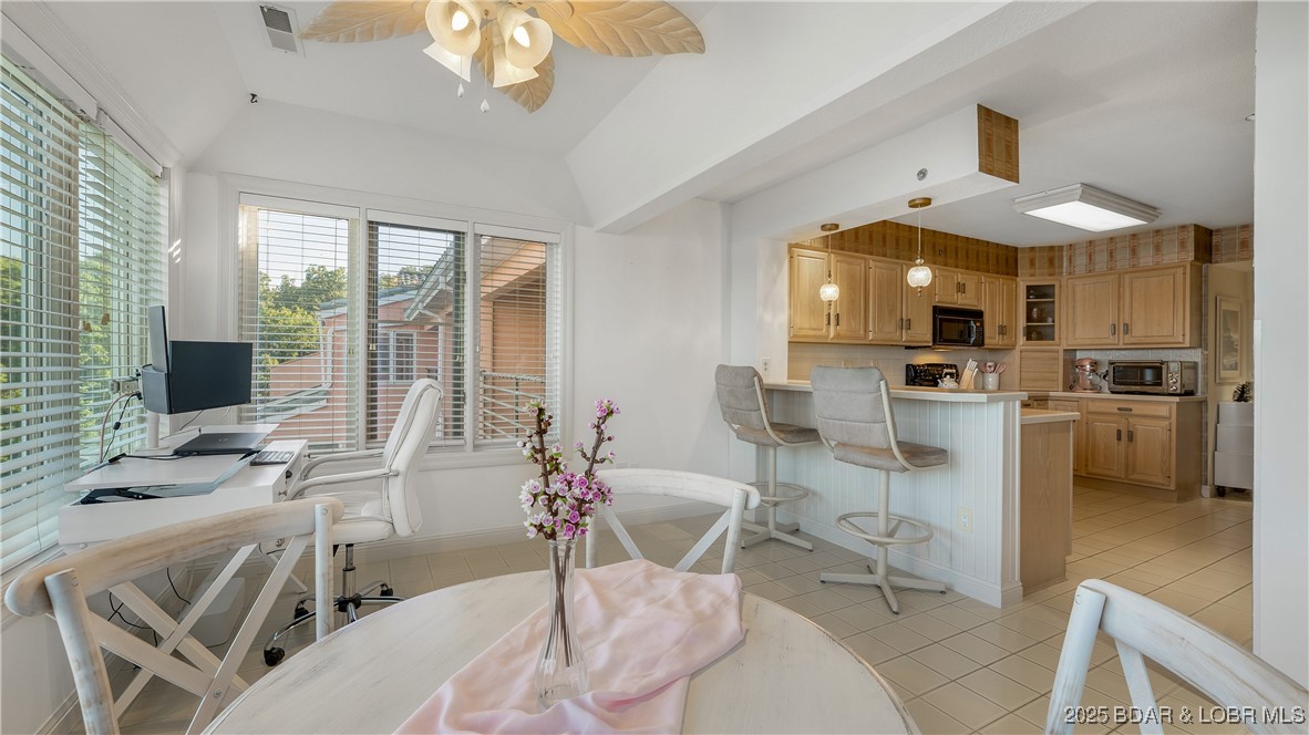 Lake Ozark, Missouri 65049, United States, 2 Bedrooms Bedrooms, ,2 BathroomsBathrooms,Residential,Active,143074