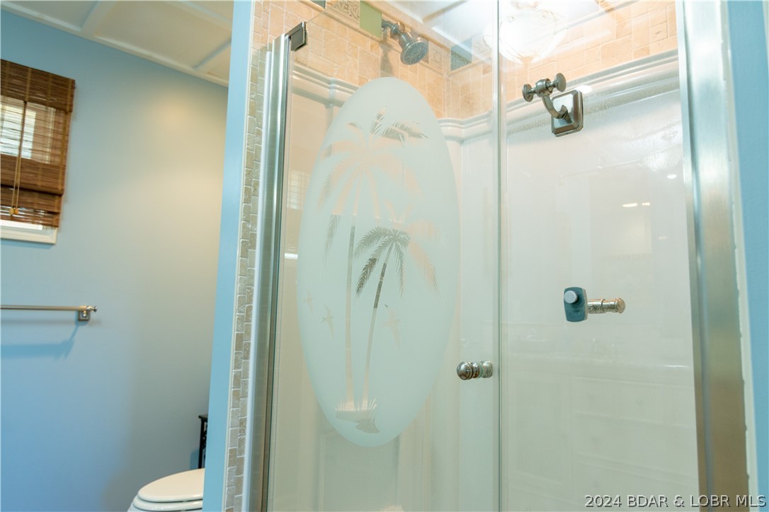 Sunrise Beach, Missouri 65079, United States, 3 Bedrooms Bedrooms, ,3 BathroomsBathrooms,Residential,Contingent,54009