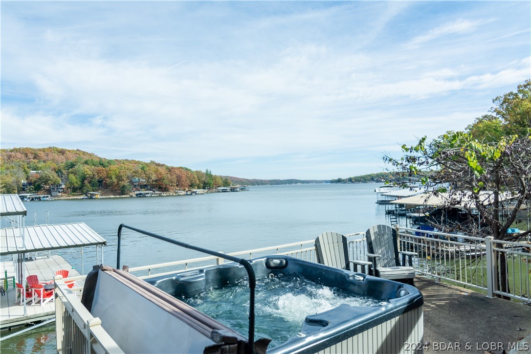 Sunrise Beach, Missouri 65079, United States, 3 Bedrooms Bedrooms, ,3 BathroomsBathrooms,Residential,Contingent,54009