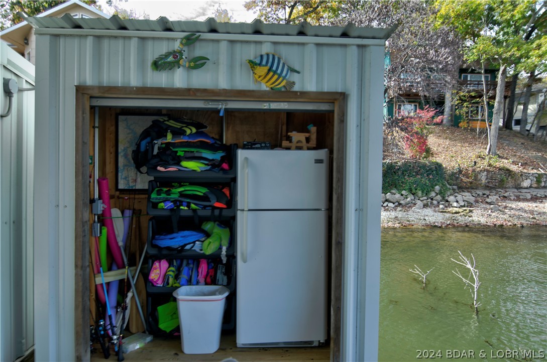 Sunrise Beach, Missouri 65079, United States, 3 Bedrooms Bedrooms, ,3 BathroomsBathrooms,Residential,Contingent,54009