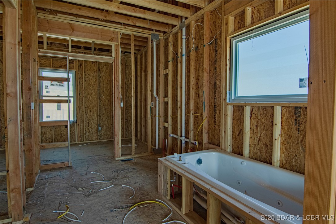 Climax Springs, Missouri 65324, United States, 4 Bedrooms Bedrooms, ,4 BathroomsBathrooms,Residential,Active,23812