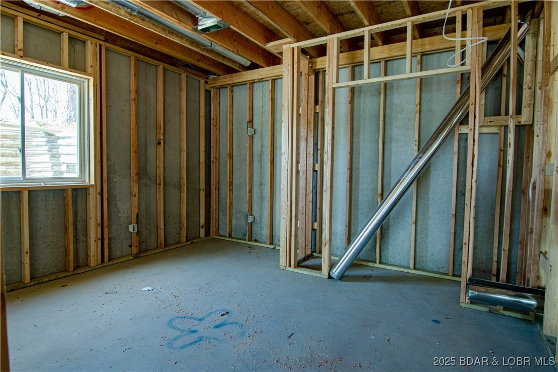 Climax Springs, Missouri 65324, United States, 4 Bedrooms Bedrooms, ,4 BathroomsBathrooms,Residential,Active,23812