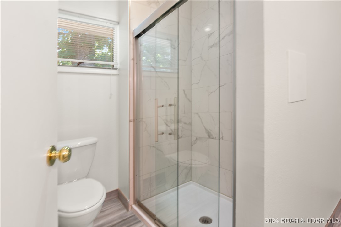 Sunrise Beach, Missouri 65079, United States, 3 Bedrooms Bedrooms, ,2 BathroomsBathrooms,Residential,Contingent,45928