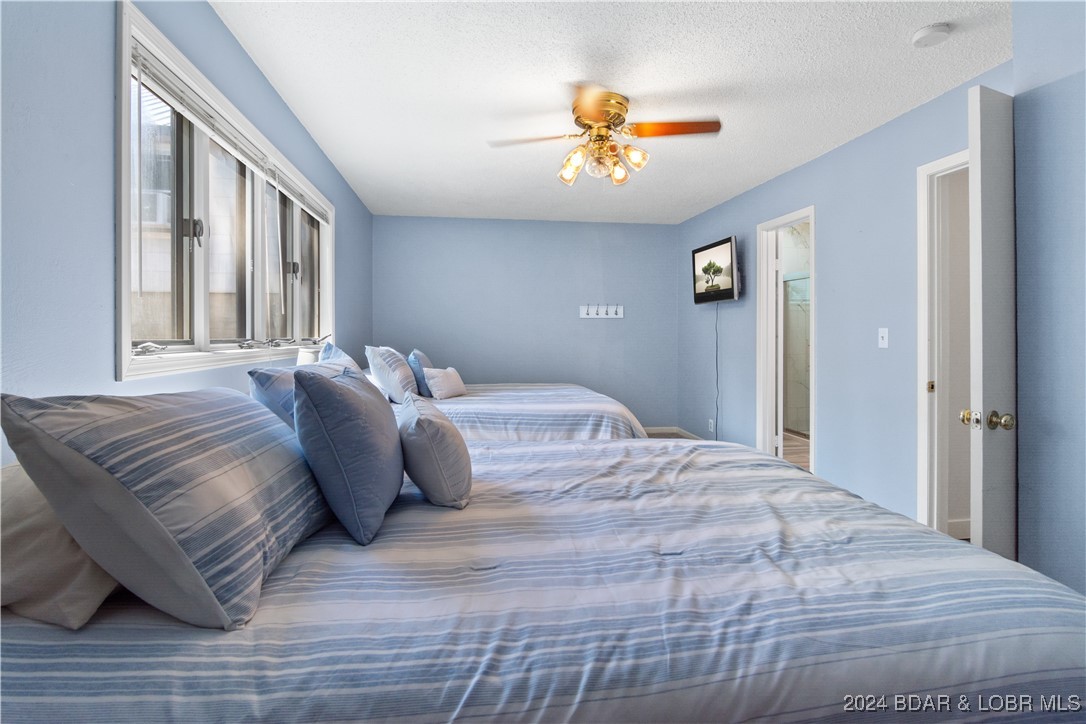 Sunrise Beach, Missouri 65079, United States, 3 Bedrooms Bedrooms, ,2 BathroomsBathrooms,Residential,Contingent,45928