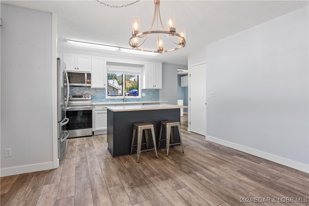 Sunrise Beach, Missouri 65079, United States, 3 Bedrooms Bedrooms, ,2 BathroomsBathrooms,Residential,Contingent,45928