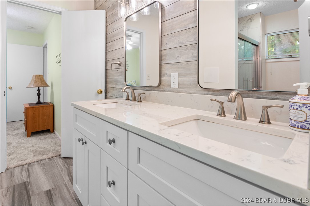 Sunrise Beach, Missouri 65079, United States, 3 Bedrooms Bedrooms, ,2 BathroomsBathrooms,Residential,Contingent,45928