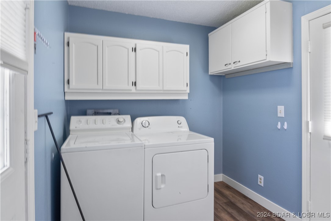 Sunrise Beach, Missouri 65079, United States, 3 Bedrooms Bedrooms, ,2 BathroomsBathrooms,Residential,Contingent,45928