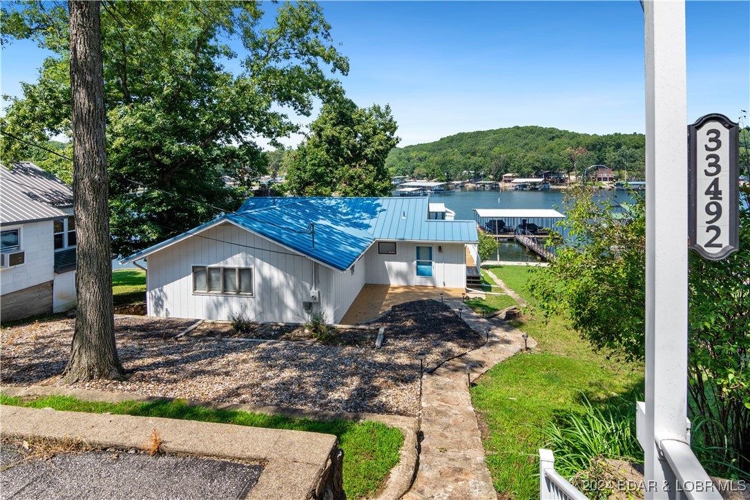 Sunrise Beach, Missouri 65079, United States, 3 Bedrooms Bedrooms, ,2 BathroomsBathrooms,Residential,Contingent,45928