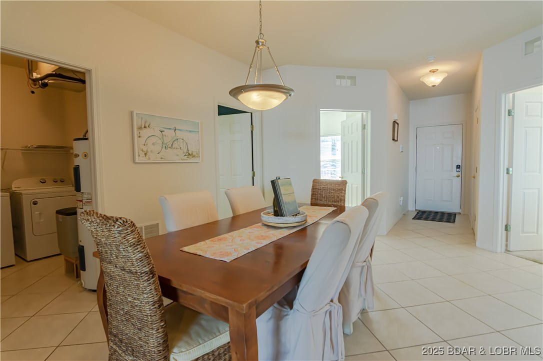 Osage Beach, Missouri 65065, United States, 3 Bedrooms Bedrooms, ,2 BathroomsBathrooms,Residential,Active,18358