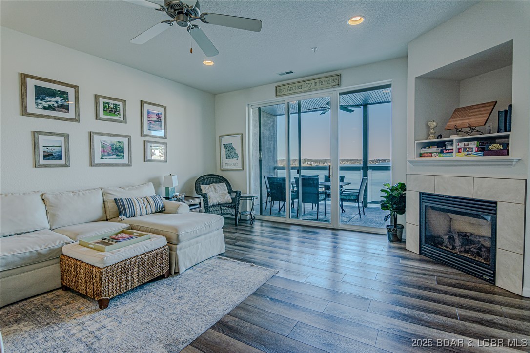 Osage Beach, Missouri 65065, United States, 3 Bedrooms Bedrooms, ,2 BathroomsBathrooms,Residential,Active,18358