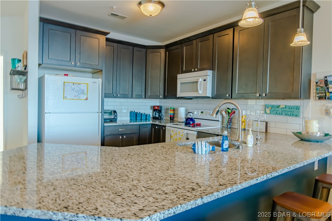 Osage Beach, Missouri 65065, United States, 3 Bedrooms Bedrooms, ,2 BathroomsBathrooms,Residential,Active,18358