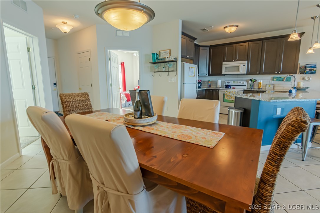 Osage Beach, Missouri 65065, United States, 3 Bedrooms Bedrooms, ,2 BathroomsBathrooms,Residential,Active,18358