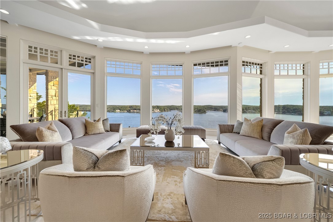 Lake Ozark, Missouri 65049, United States, 5 Bedrooms Bedrooms, ,6 BathroomsBathrooms,Residential,Active,220503