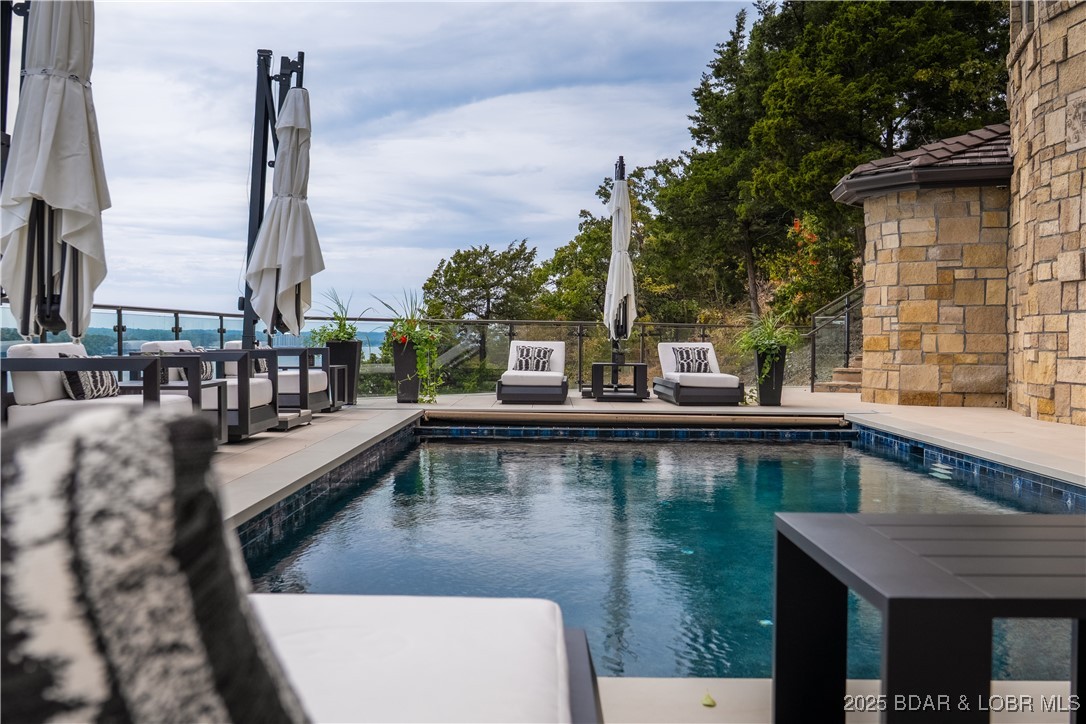 Lake Ozark, Missouri 65049, United States, 5 Bedrooms Bedrooms, ,6 BathroomsBathrooms,Residential,Active,220503