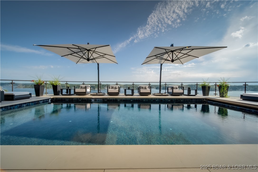 Lake Ozark, Missouri 65049, United States, 5 Bedrooms Bedrooms, ,6 BathroomsBathrooms,Residential,Active,220503