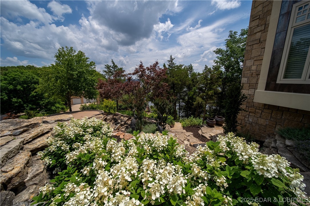 Lake Ozark, Missouri 65049, United States, 5 Bedrooms Bedrooms, ,6 BathroomsBathrooms,Residential,Active,220503
