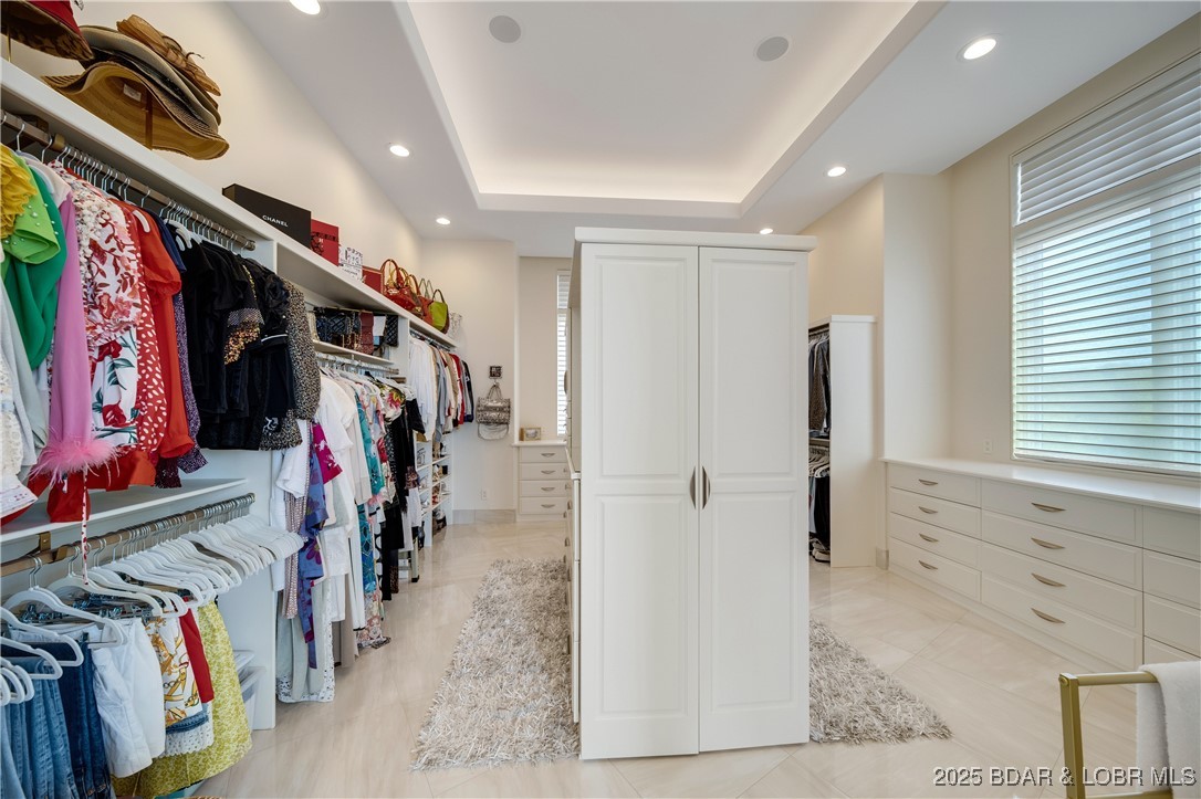 Lake Ozark, Missouri 65049, United States, 5 Bedrooms Bedrooms, ,6 BathroomsBathrooms,Residential,Active,220503