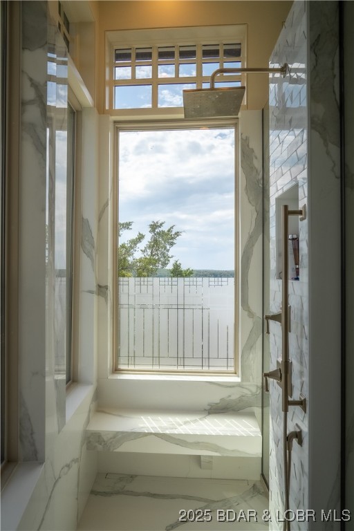 Lake Ozark, Missouri 65049, United States, 5 Bedrooms Bedrooms, ,6 BathroomsBathrooms,Residential,Active,220503