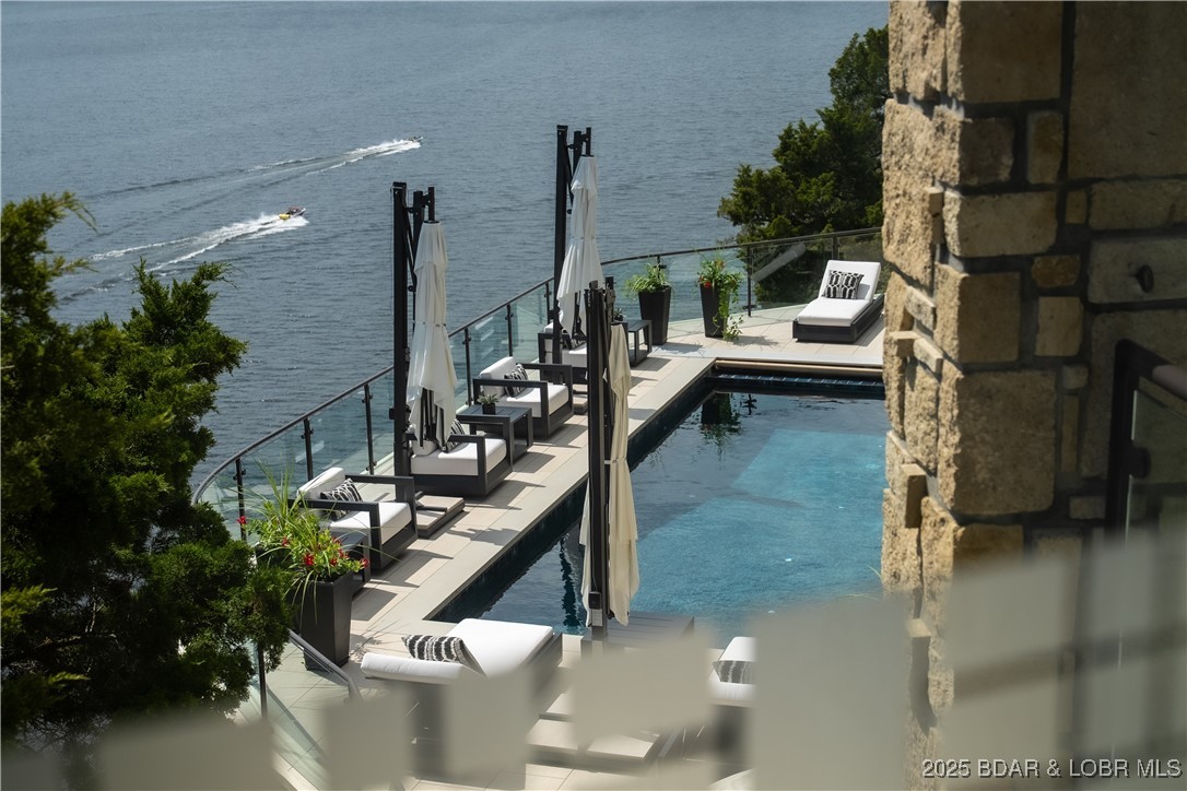 Lake Ozark, Missouri 65049, United States, 5 Bedrooms Bedrooms, ,6 BathroomsBathrooms,Residential,Active,220503