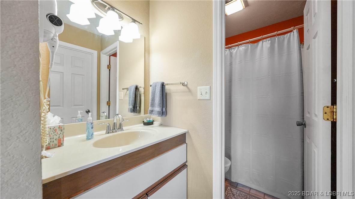 Indian Pointe Condominium - Residential