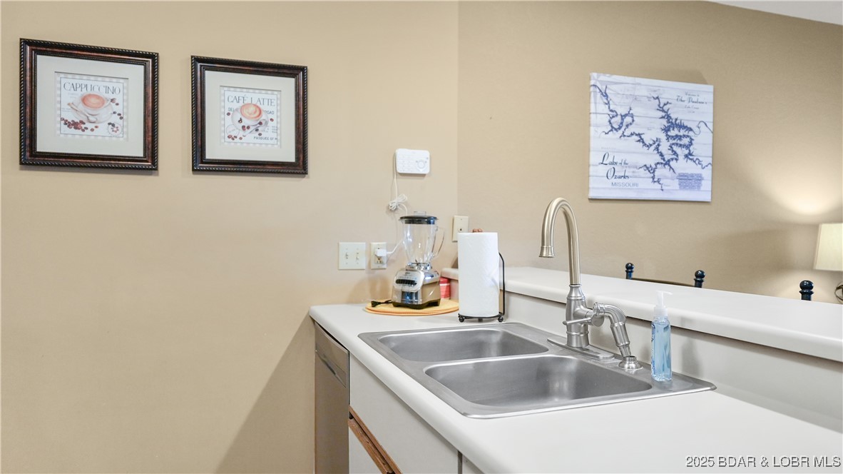 Indian Pointe Condominium - Residential