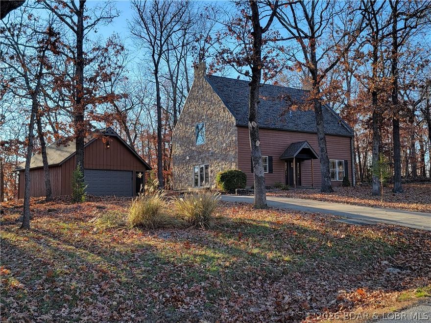 5.75% OWNER FINANCING AVAILABLE FOR QUALIFIED BUYERS!! CHARMING New England Style COTTAGE at the Lake! One of a kind home has true cathedral ceilings and head-turning style. New double sidelight front door adds to the unique charm and curb appeal of this "looker." Craftsman finishes will grab your attention with CATHEDRAL CEILINGS perfectly finished with large Chandeliers! Bonus room is perfect for crafts, reading or a play room. Plenty of space for that California King bed in the huge master bedroom which also walks out to the balcony. Master Bathroom has a HUGE JETTED TUB and plenty of space for a makeup vanity or dresser. Kitchen has lots of countertop and cabinet space. Porta Cima provides the best amenities at the lake. In fact, only a FIVE MINUTE WALK will get you to a pool, playground and pickleball courts! Boat launch, Marina, trailer parking and fitness packages available and with the toll bridge going away soon - you will want to beat the rush to Porta Cima! Ask about available ADJOINING LOT!