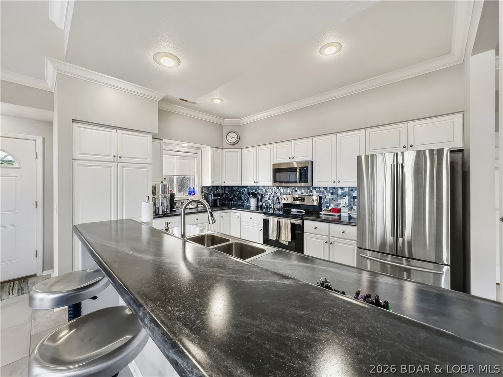 Horizons Condominiums - Residential
