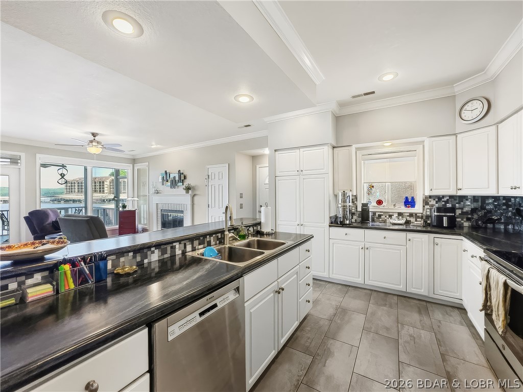 Horizons Condominiums - Residential
