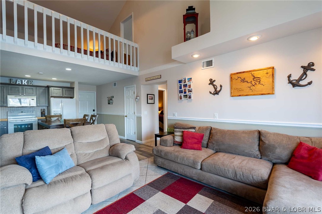 Pelican Bay Condominium - Residential