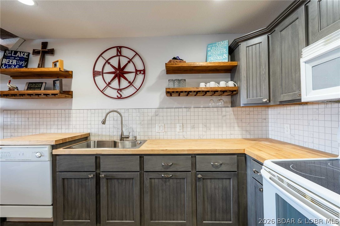 Pelican Bay Condominium - Residential