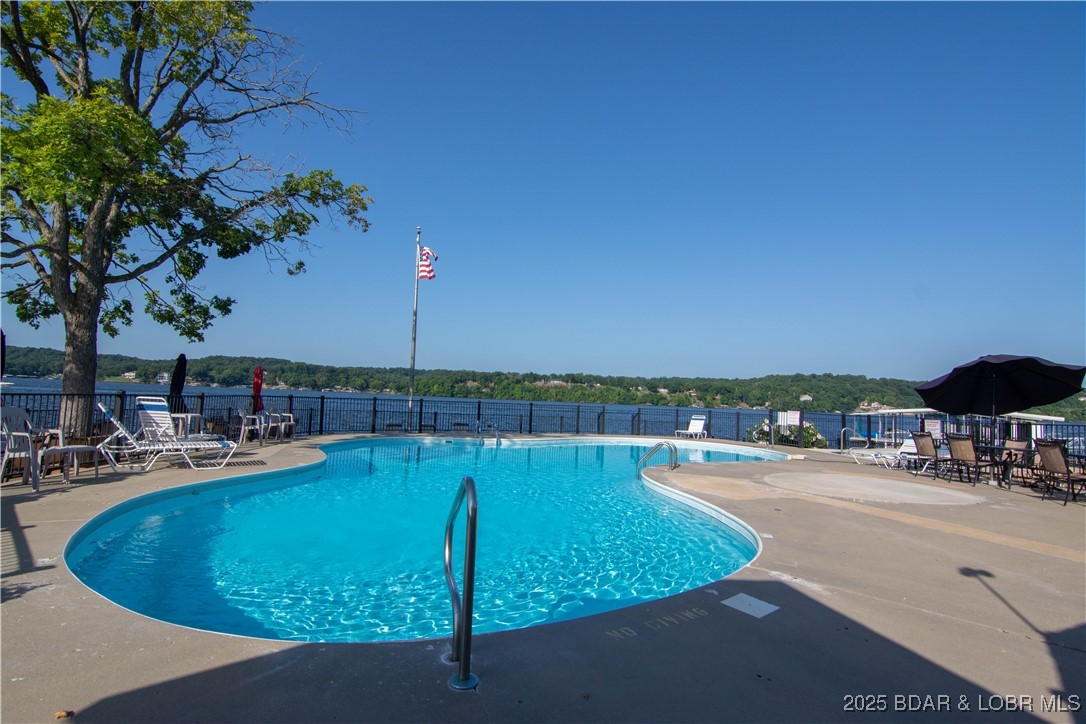 Lake Ozark, Missouri 65049, United States, 2 Bedrooms Bedrooms, ,2 BathroomsBathrooms,Residential,Active,173666