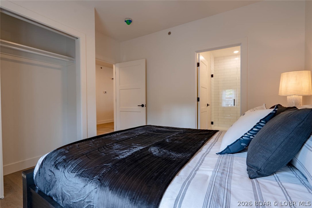 Robins at the Waters Edge Condominium - Residential