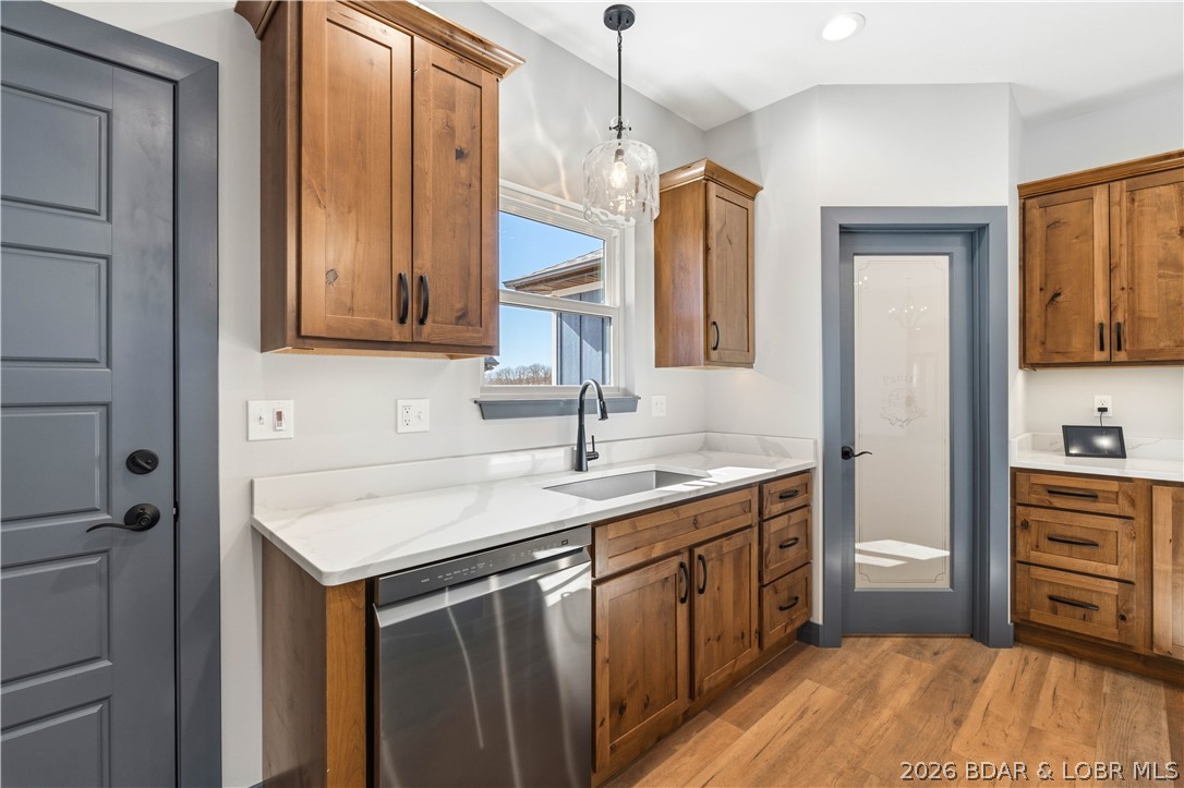 Los Breezes - Residential