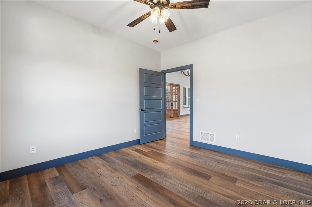 Los Breezes - Residential