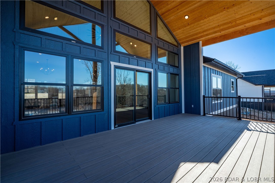 Los Breezes - Residential