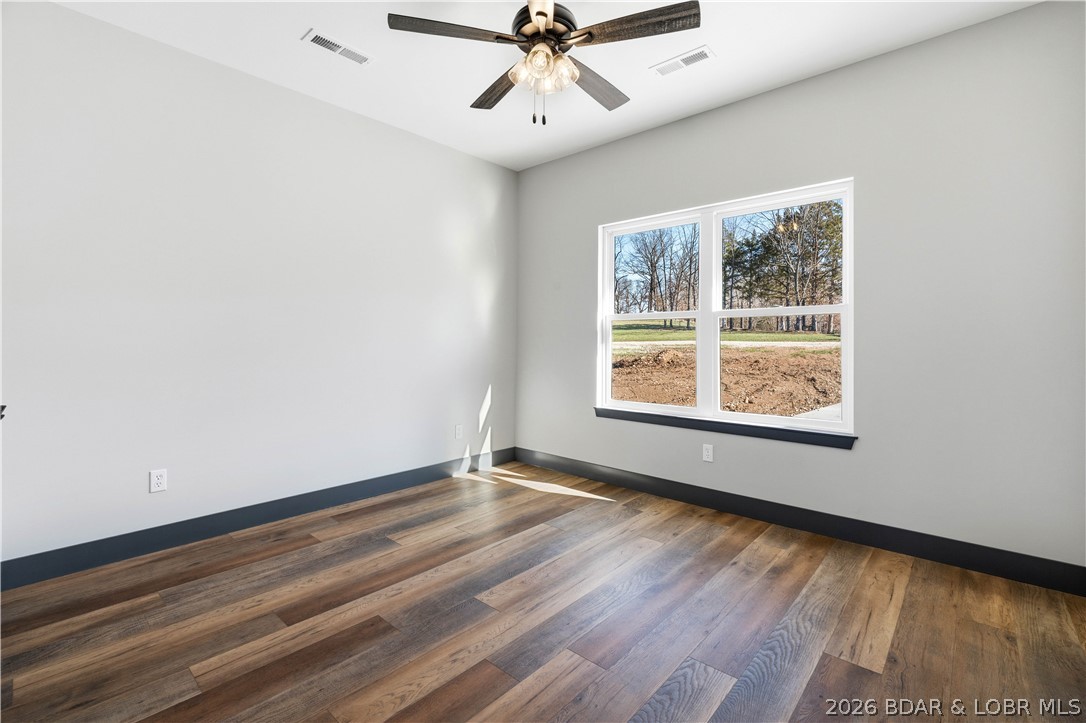 Los Breezes - Residential