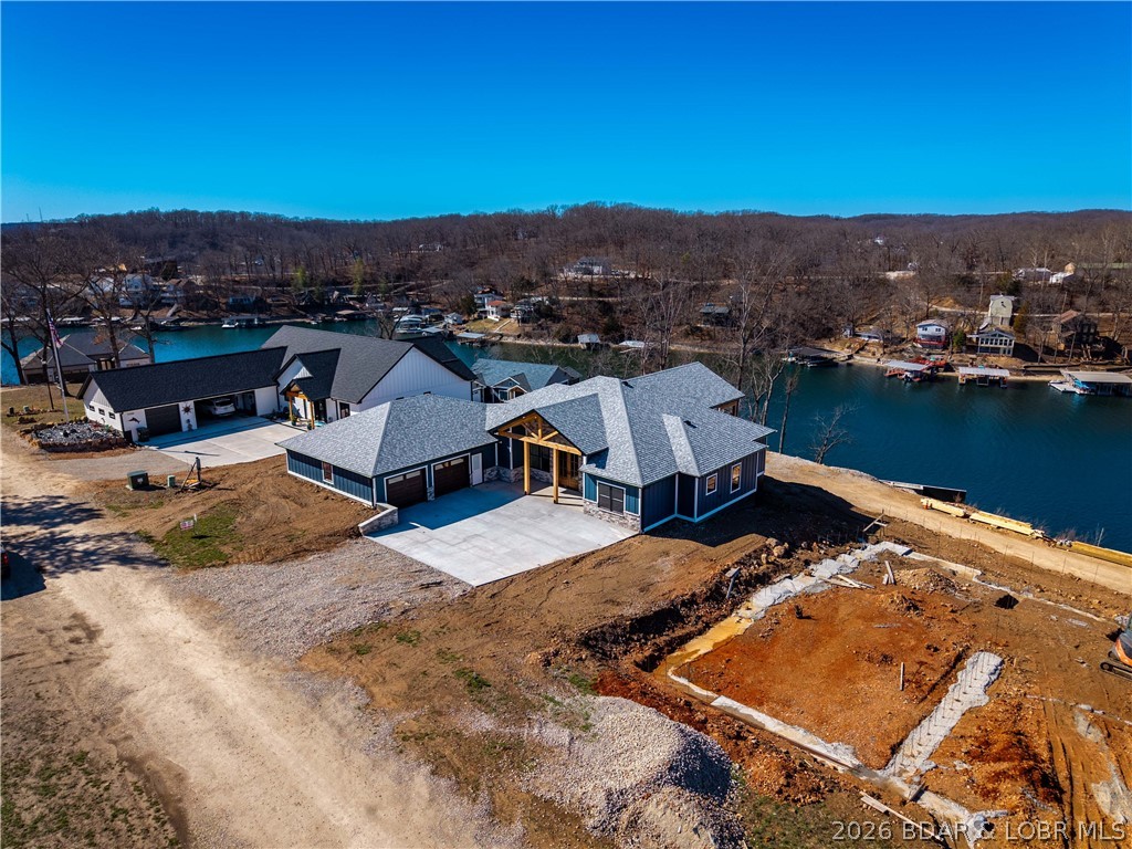 Los Breezes - Residential