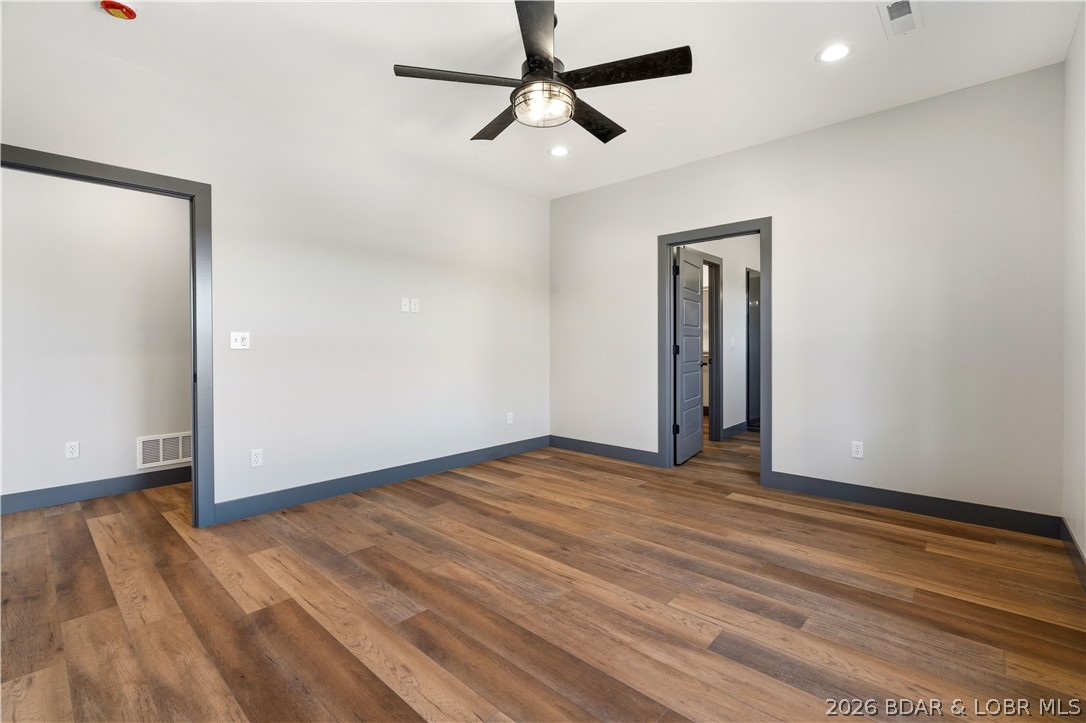 Los Breezes - Residential