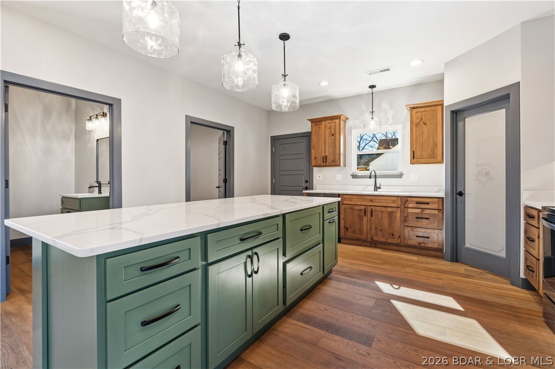 Los Breezes - Residential