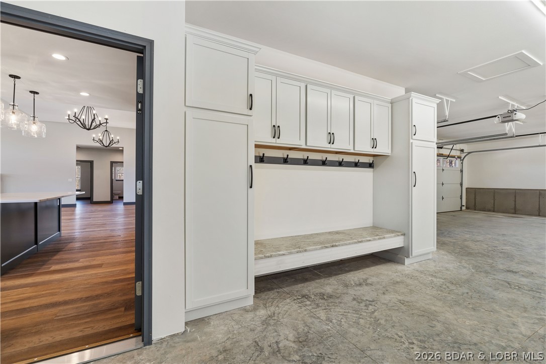 Los Breezes - Residential