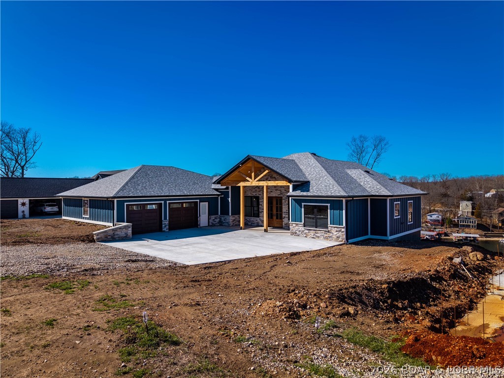 Los Breezes - Residential