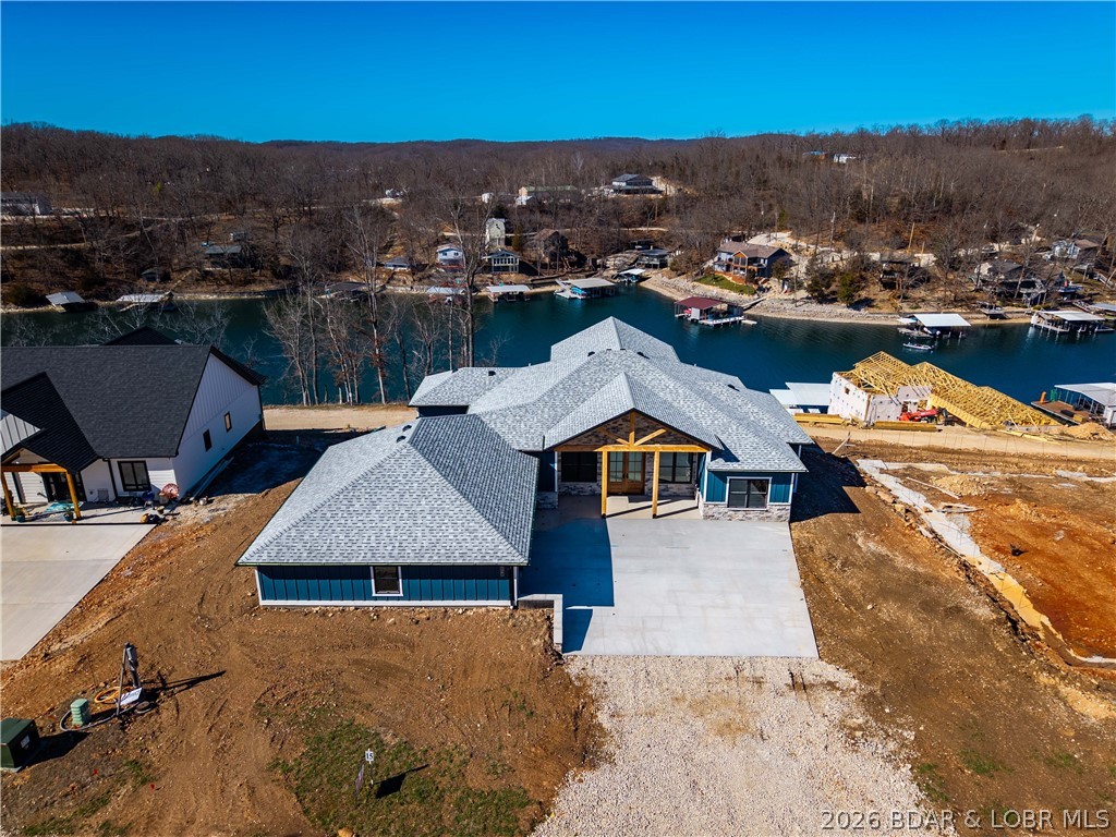 Los Breezes - Residential