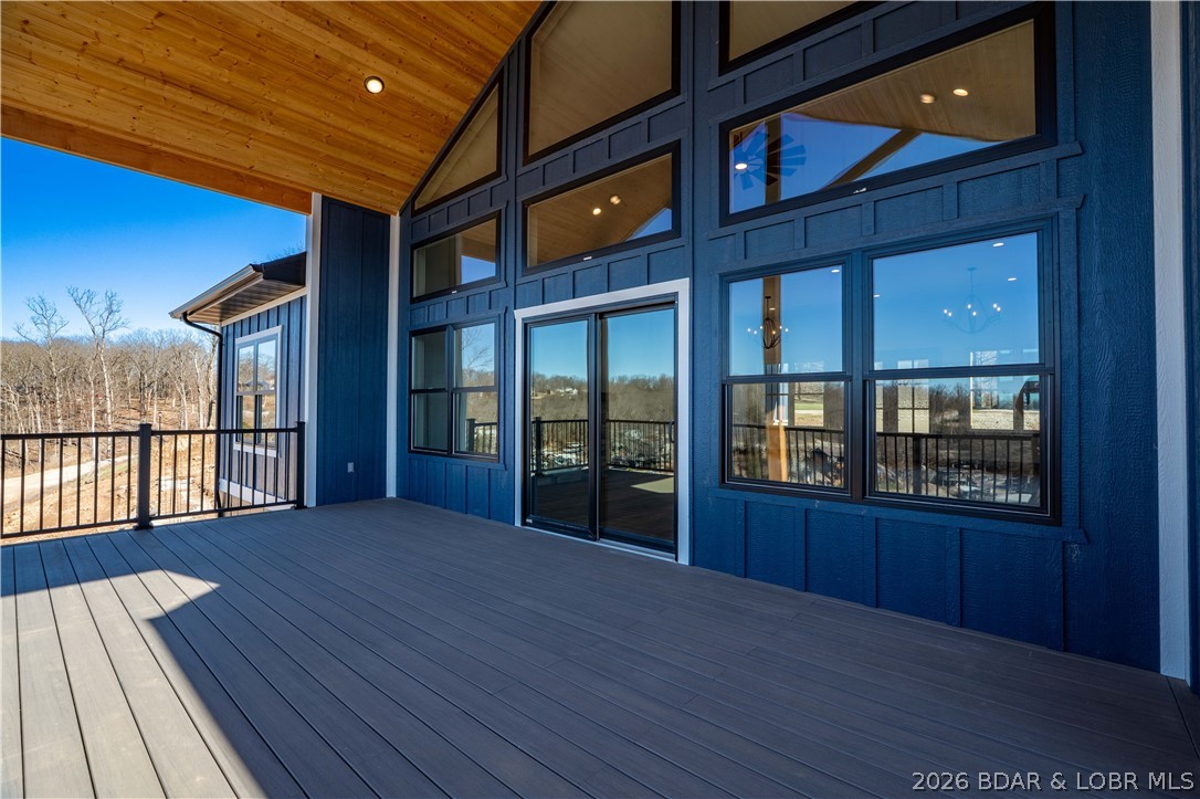 Los Breezes - Residential