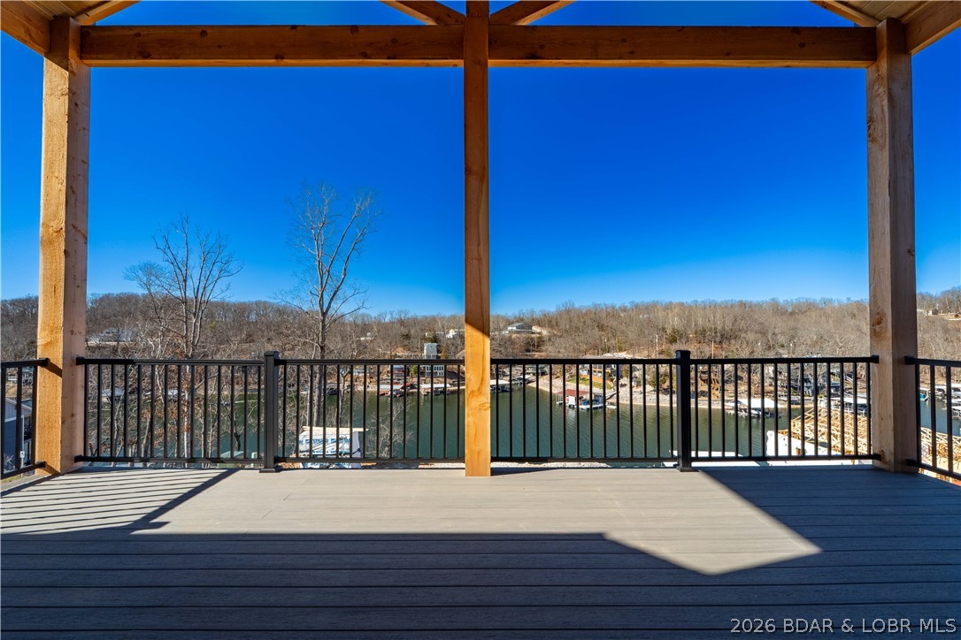 Los Breezes - Residential