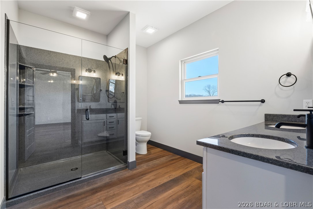 Los Breezes - Residential